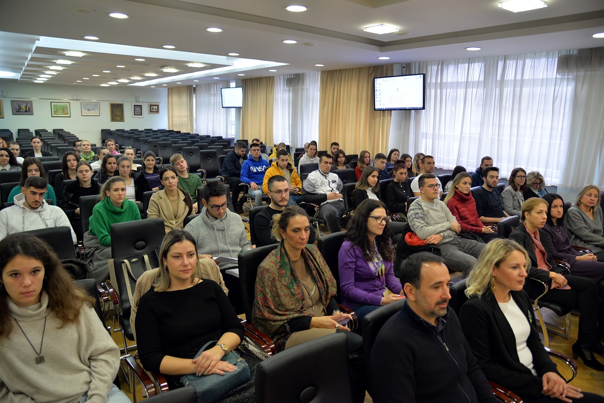 Budući inženjeri zaštite životne sredine na stručnoj praksi u Pokrajinskoj vladi6